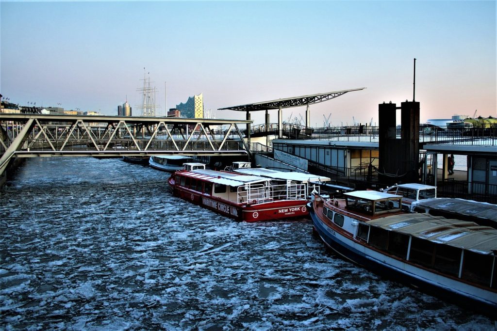 Almanya Seyahati Hamburg Limanı